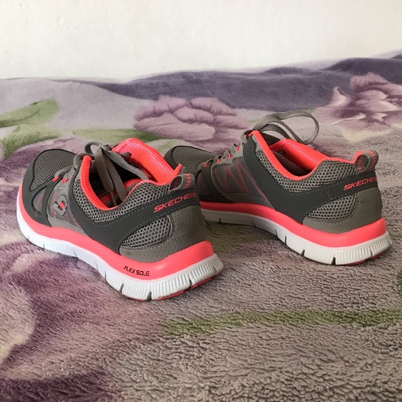 Skechers Women’s Spring Fever Sneaker Style 11727 - Picture 10 of 11